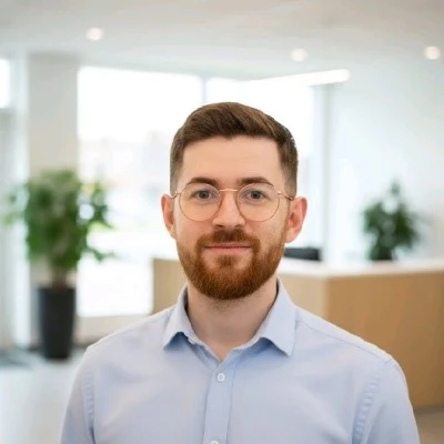 Headshot of Marcus Lobow, Founder of Lobo Digital