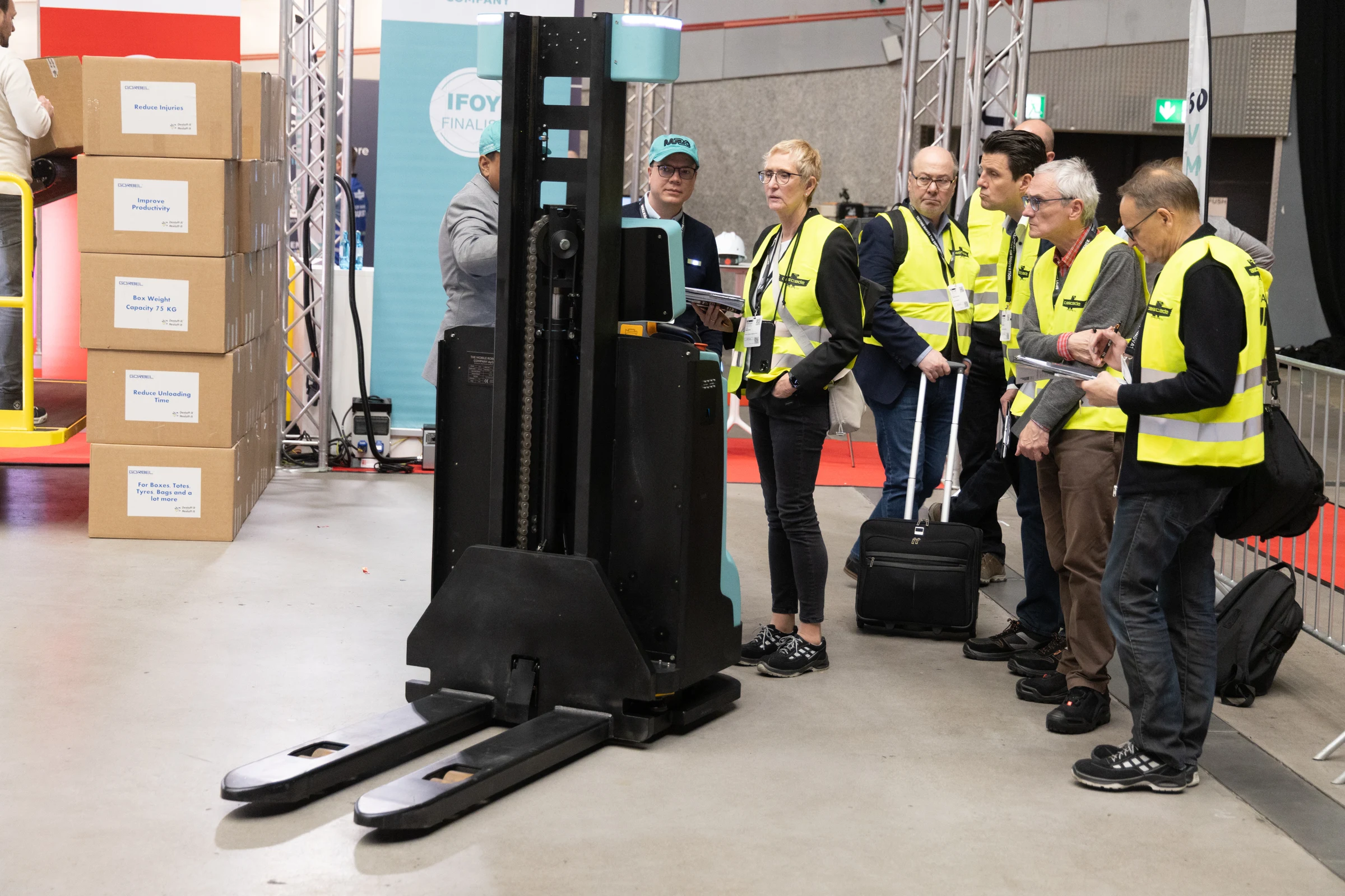 Emil Hauch Jensen, Co-Founder and CEO of The Mobile Robot Company presenting the J1600 to the IFOY Jury