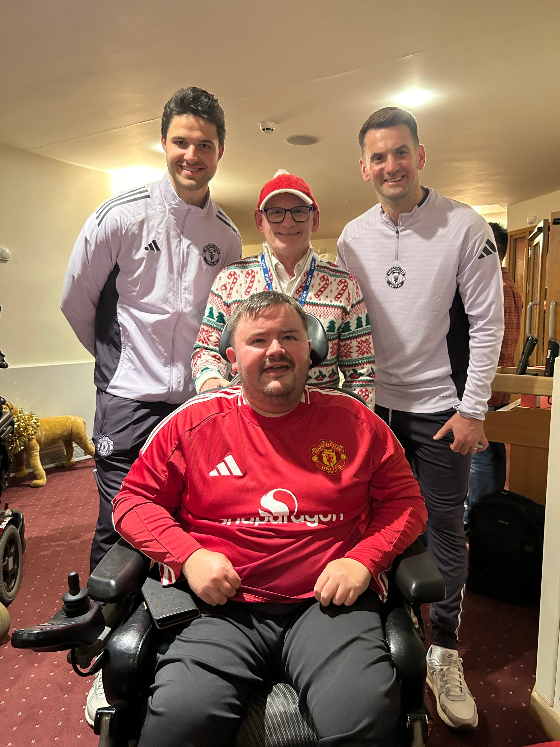 Man Utd players kick off Christmas with festive visit to Francis House Children's Hospice