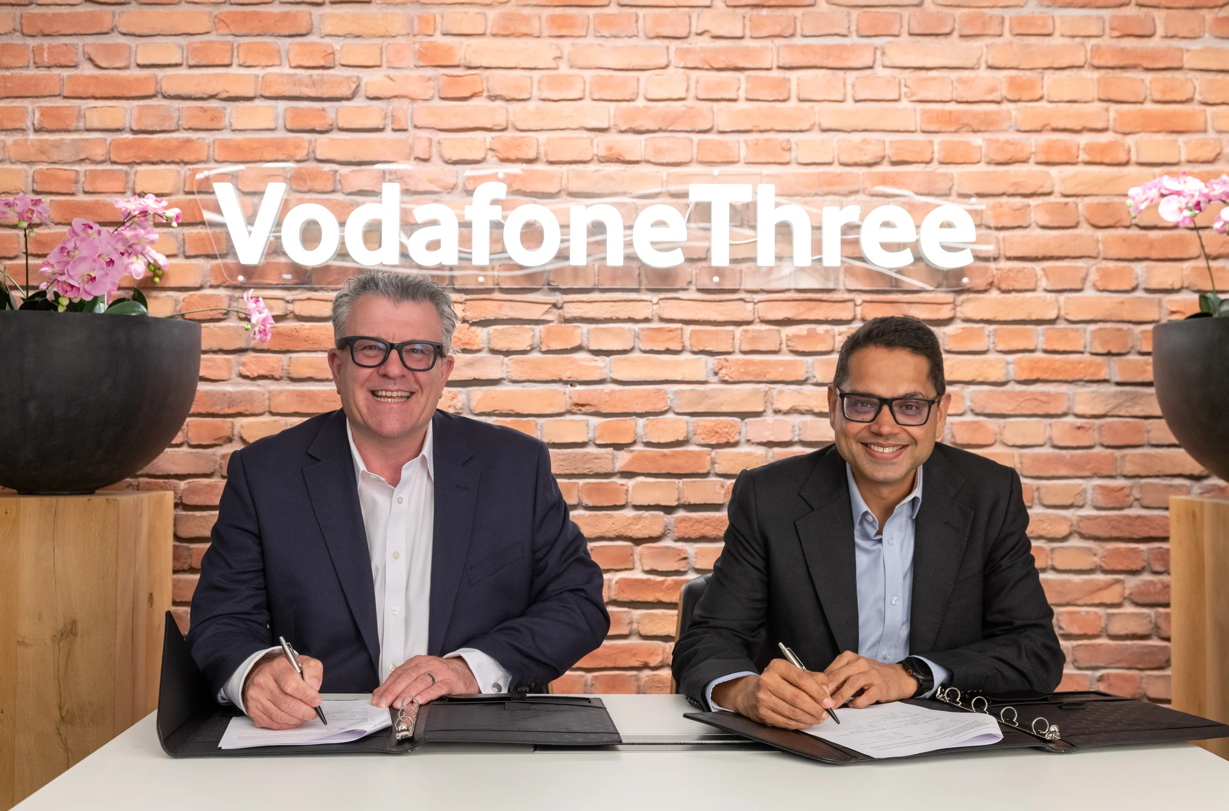 Nick Gliddon, Vodafone Business Business Director, and Vinay Singvi, TCS Head of UK & Ireland