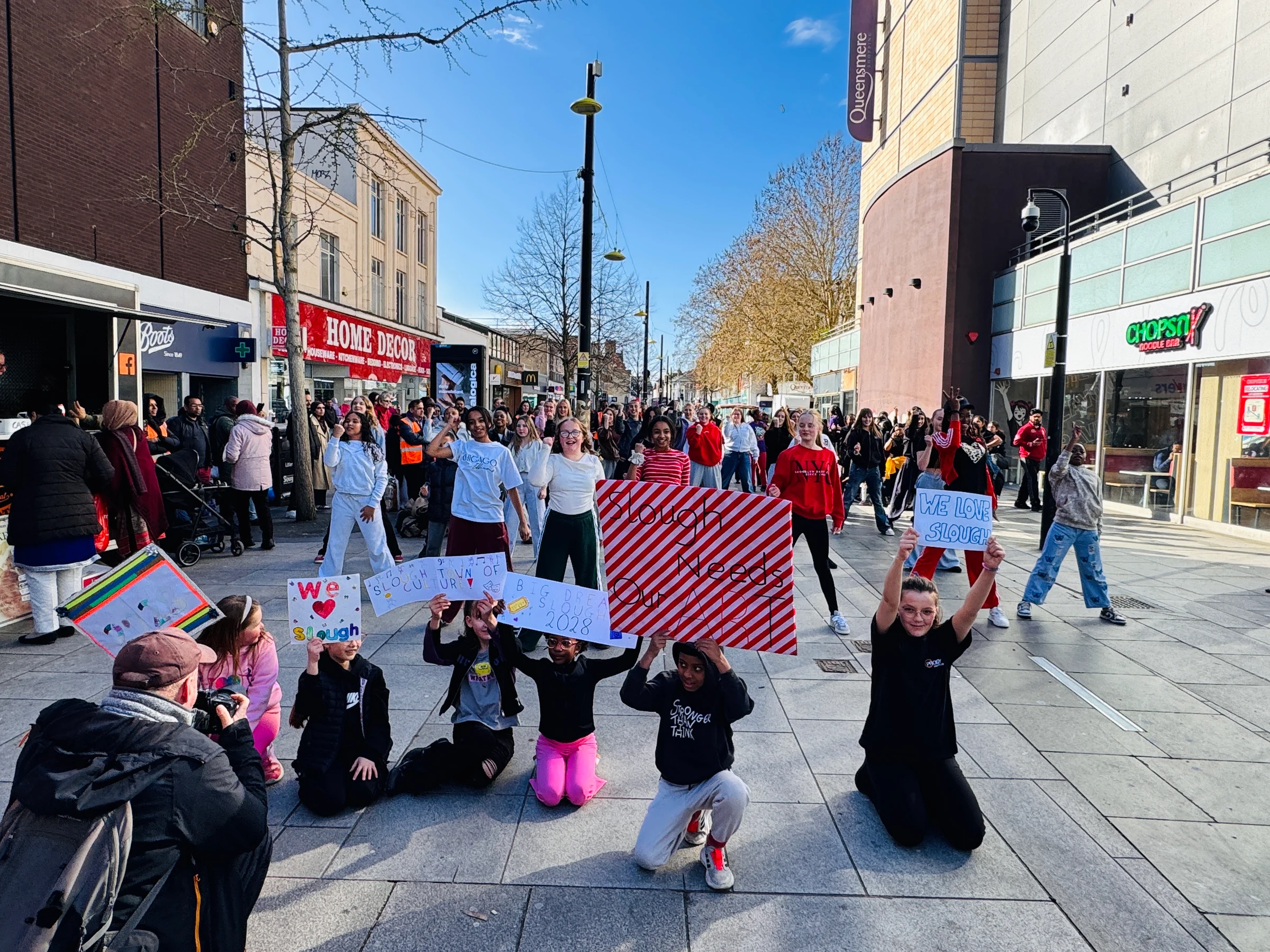 Flash Mob on the hightreet