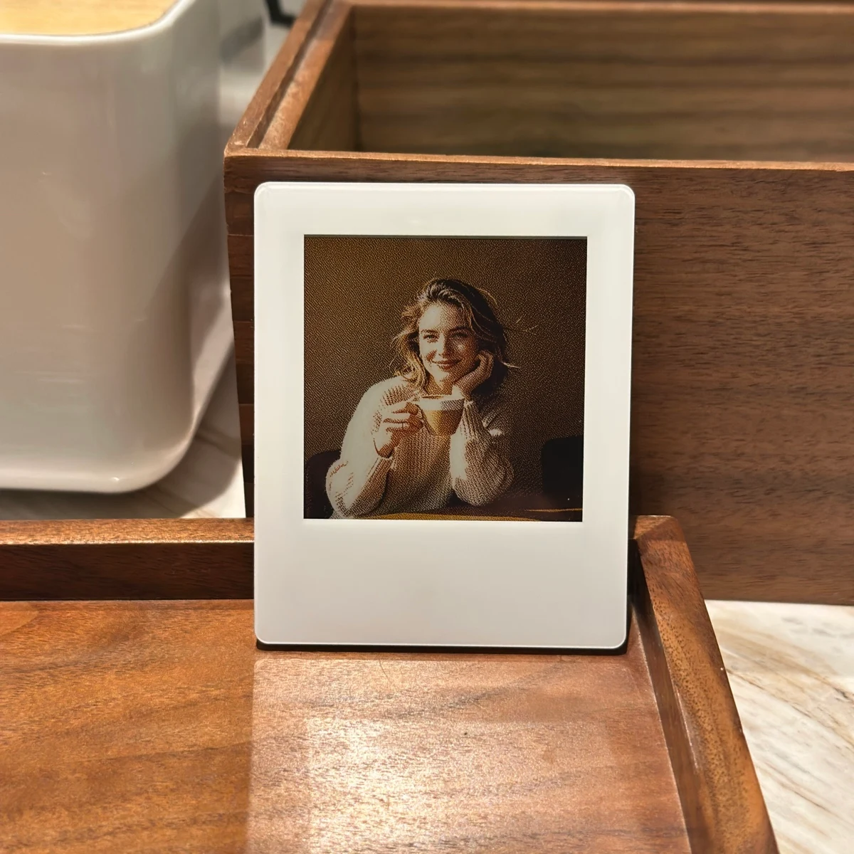 Woman with Coffee - VidaBay
