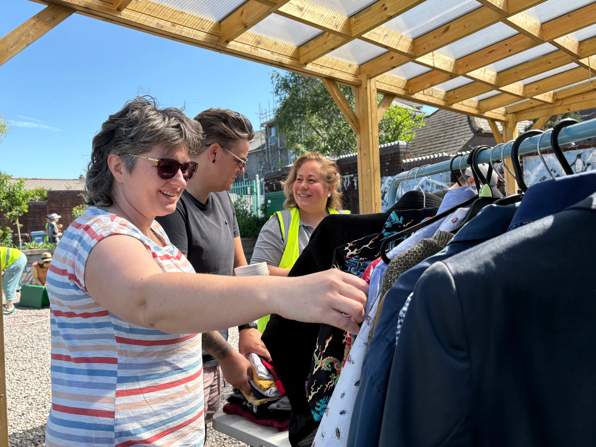 Clothes swap browsing