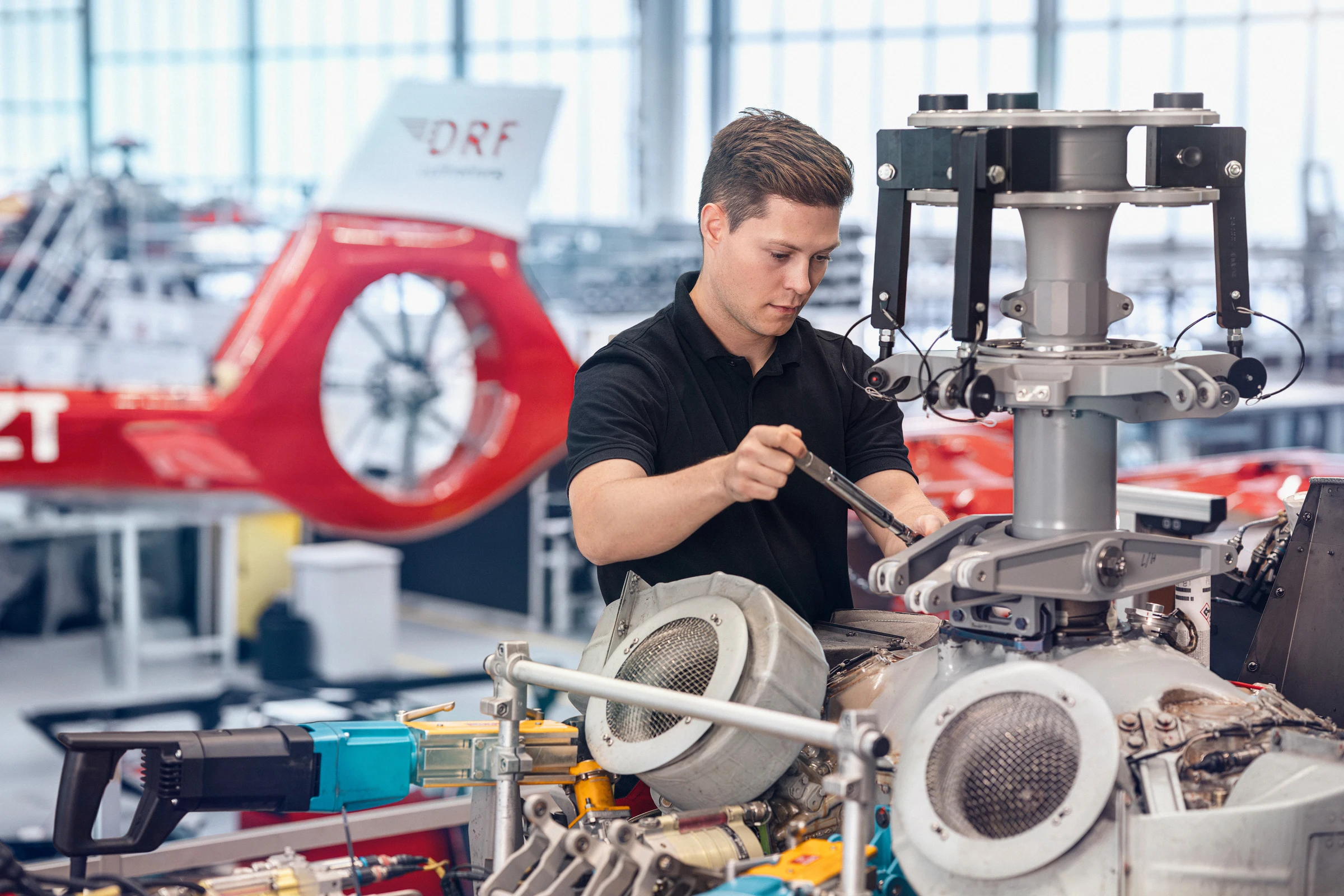 The teams of DRF Aviation Services ensure that helicopters deliver maximum performance safely and reliably around the clock.