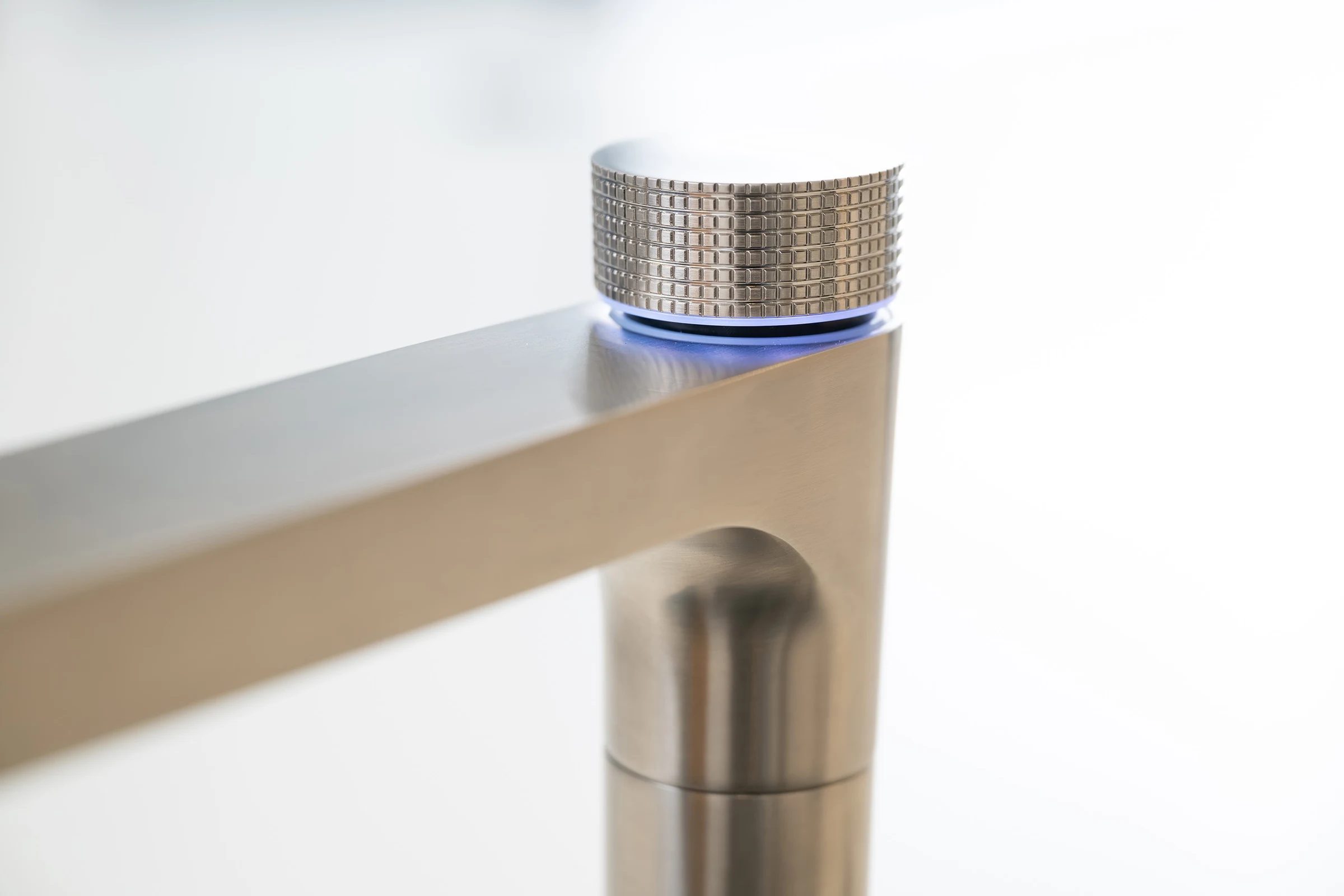 Aquatap Ultimo precision knurled digital LED control dial
