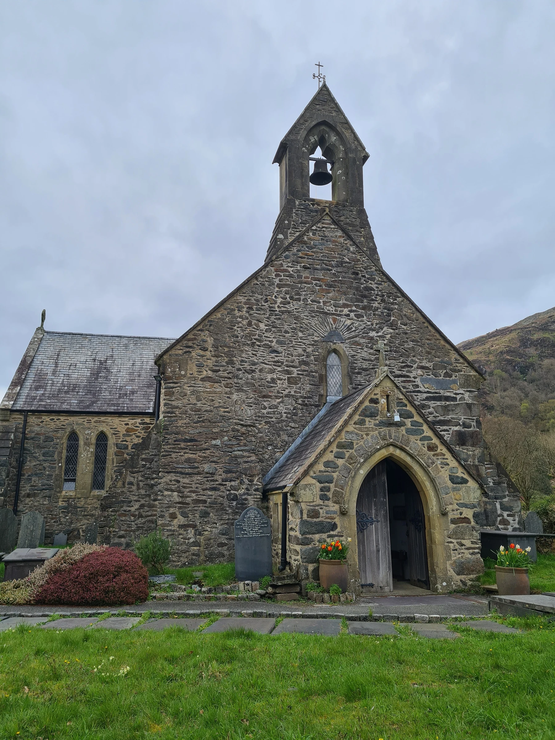 Snowdonia church becomes unlikely winner in global Reddit competition