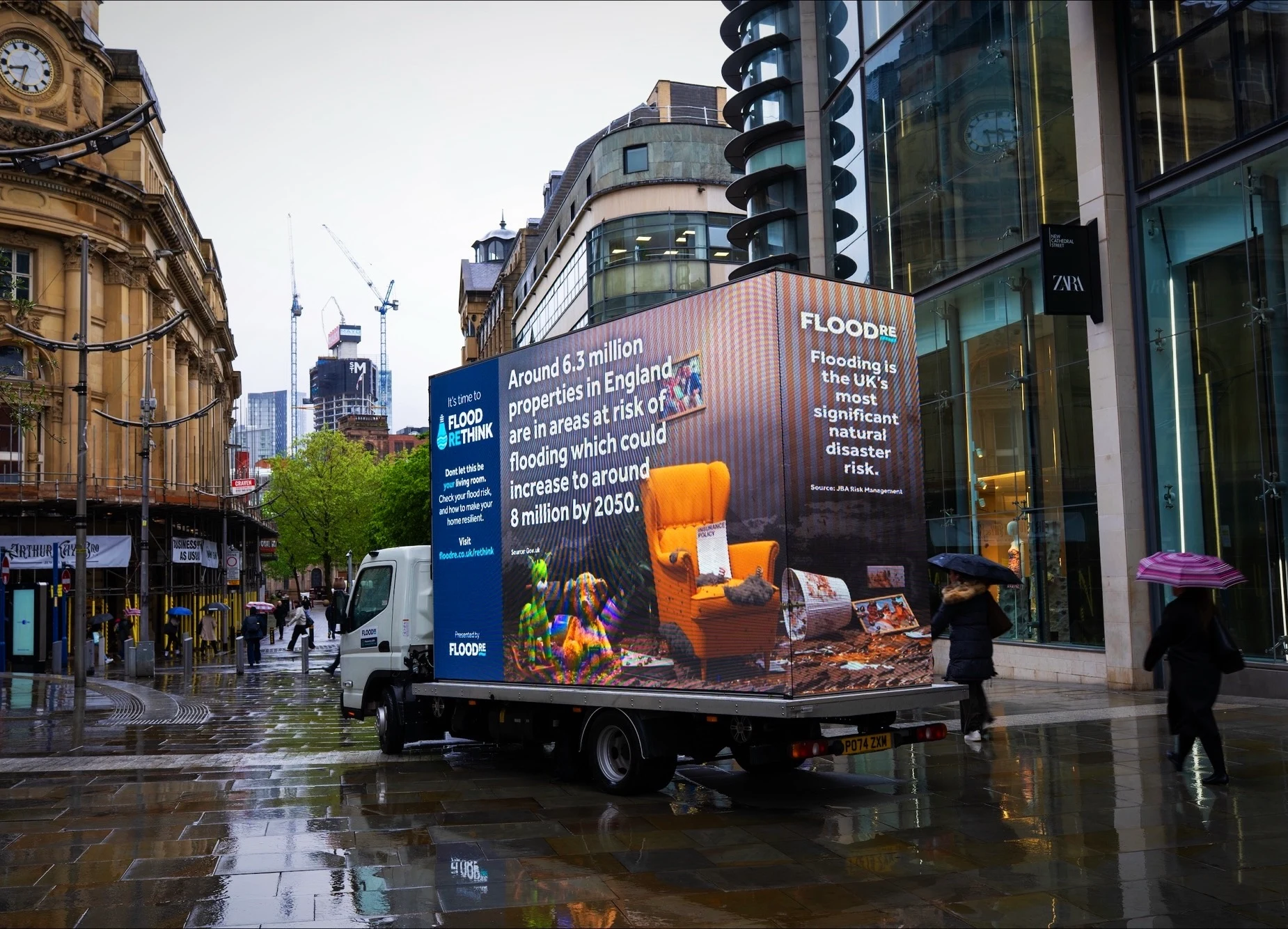 Flood Re takes 3D anamorphic DOOH tour of worst hit flooding areas