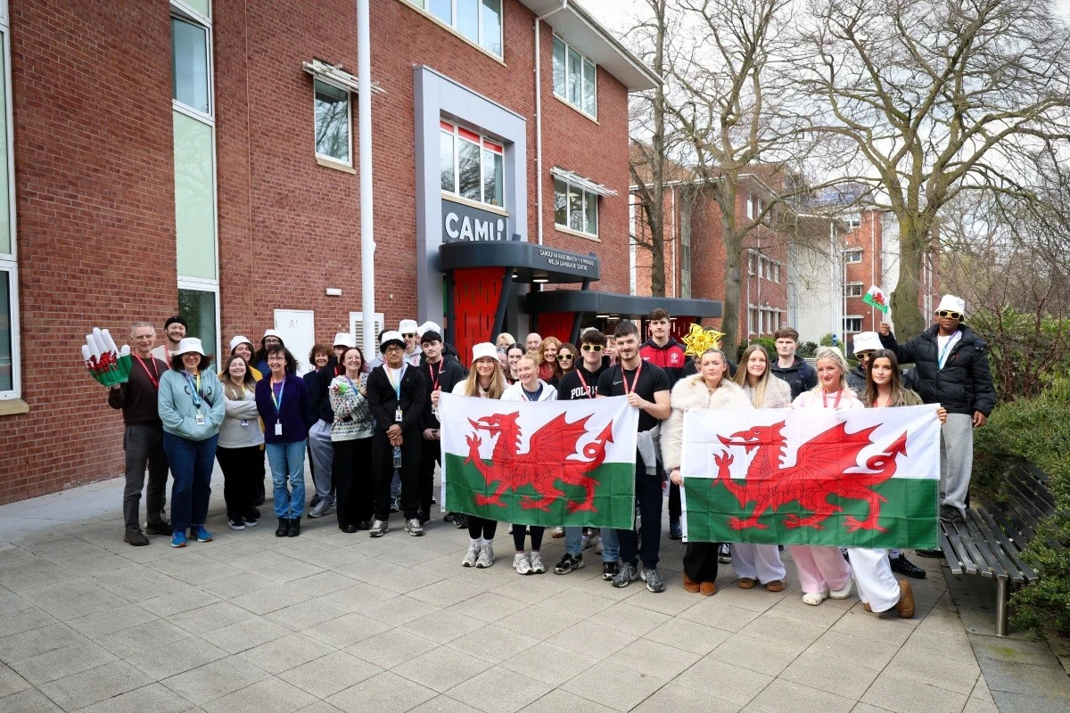 £400 bonus on offer as Coleg Cambria targets Welsh-speaking talent