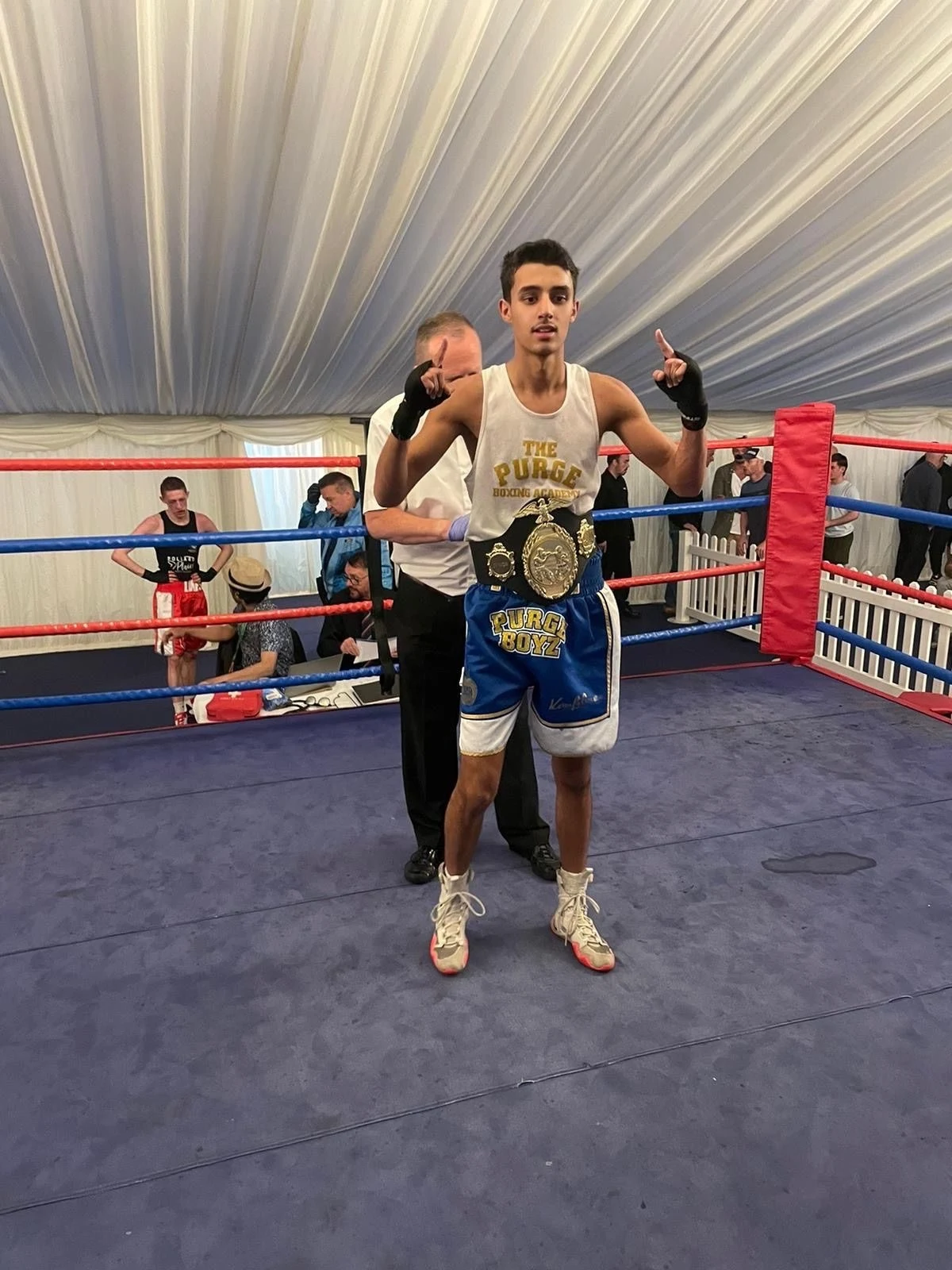 Abu Bakr Supermarket-Sponsored Leeds Boxer Abu Bakr Hussain Crowned Yorkshire Champion after Devastating Stoppage Win