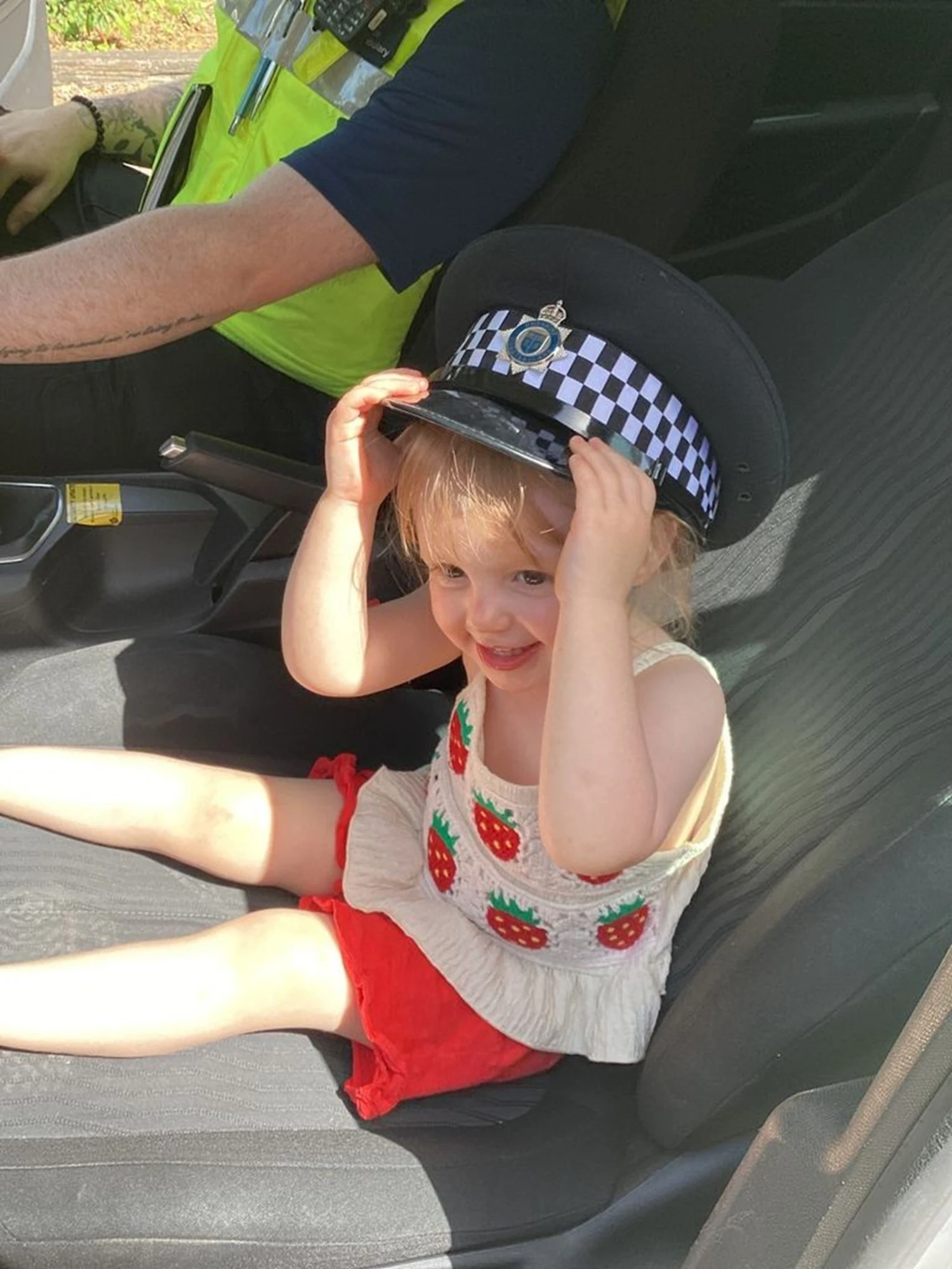 Cheshire Constabulary visit delights Sandbach nursery children