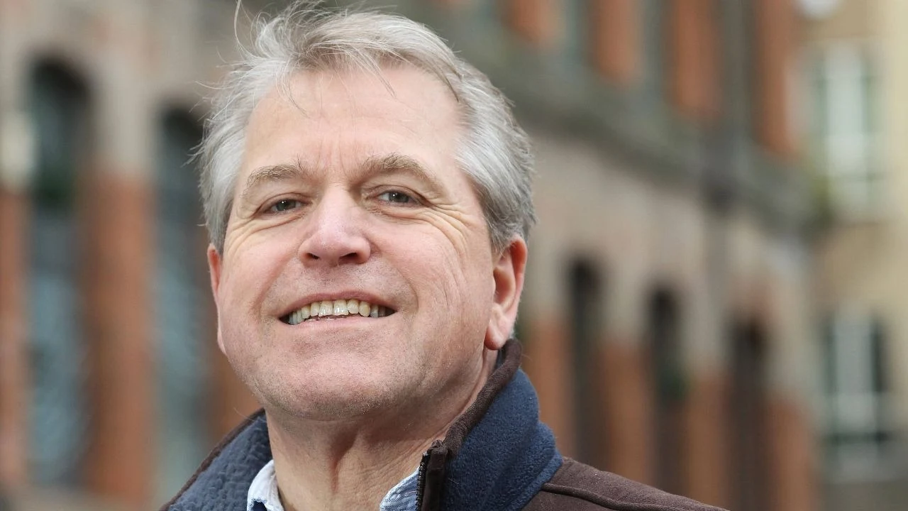 Retailers Urged to Weigh Footfall Risks Before Relocating to Cheaper High Street Units